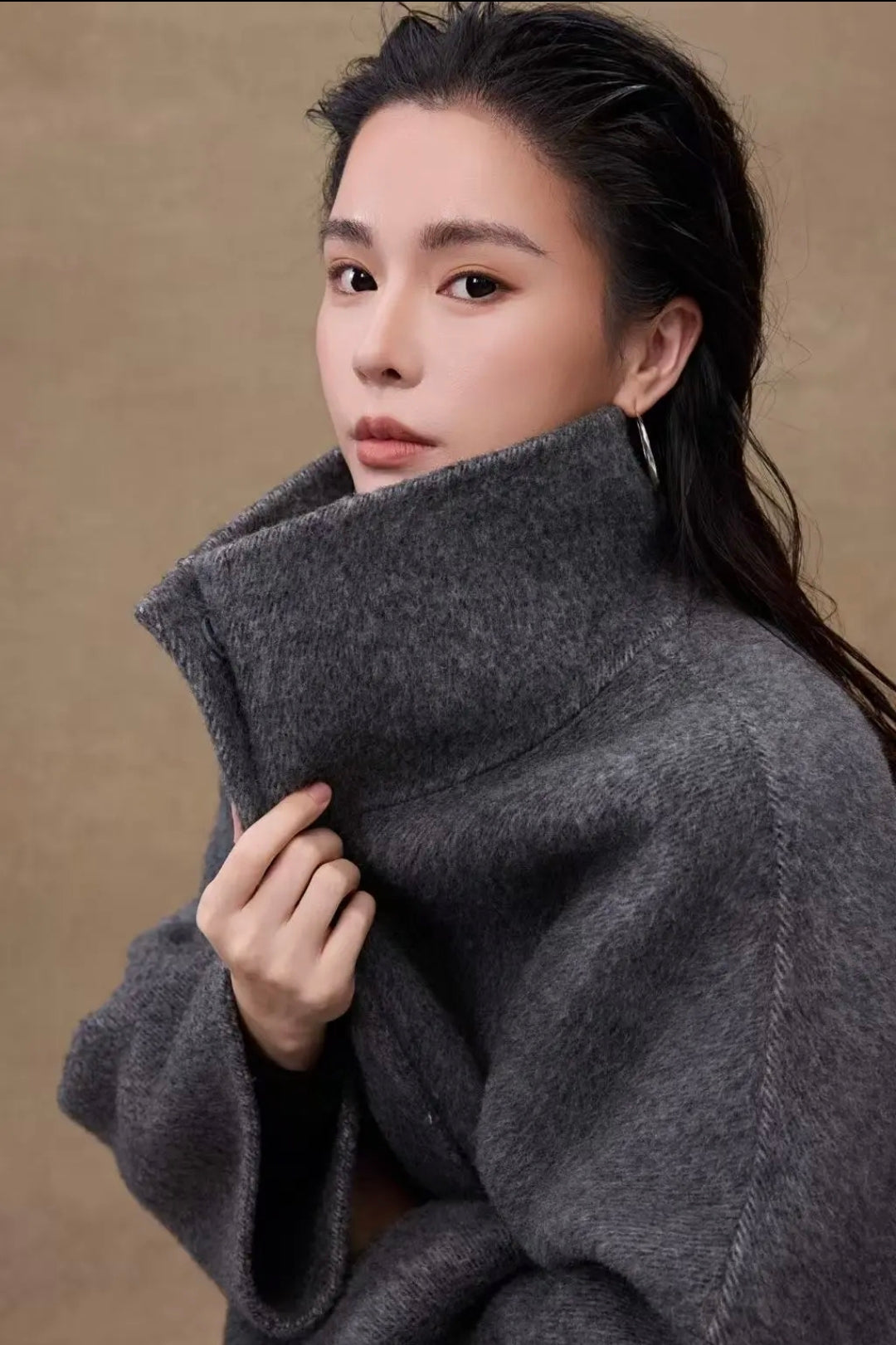 The Mayfair Tri-Blend Coat in Yak, Silk, and Wool QMA740