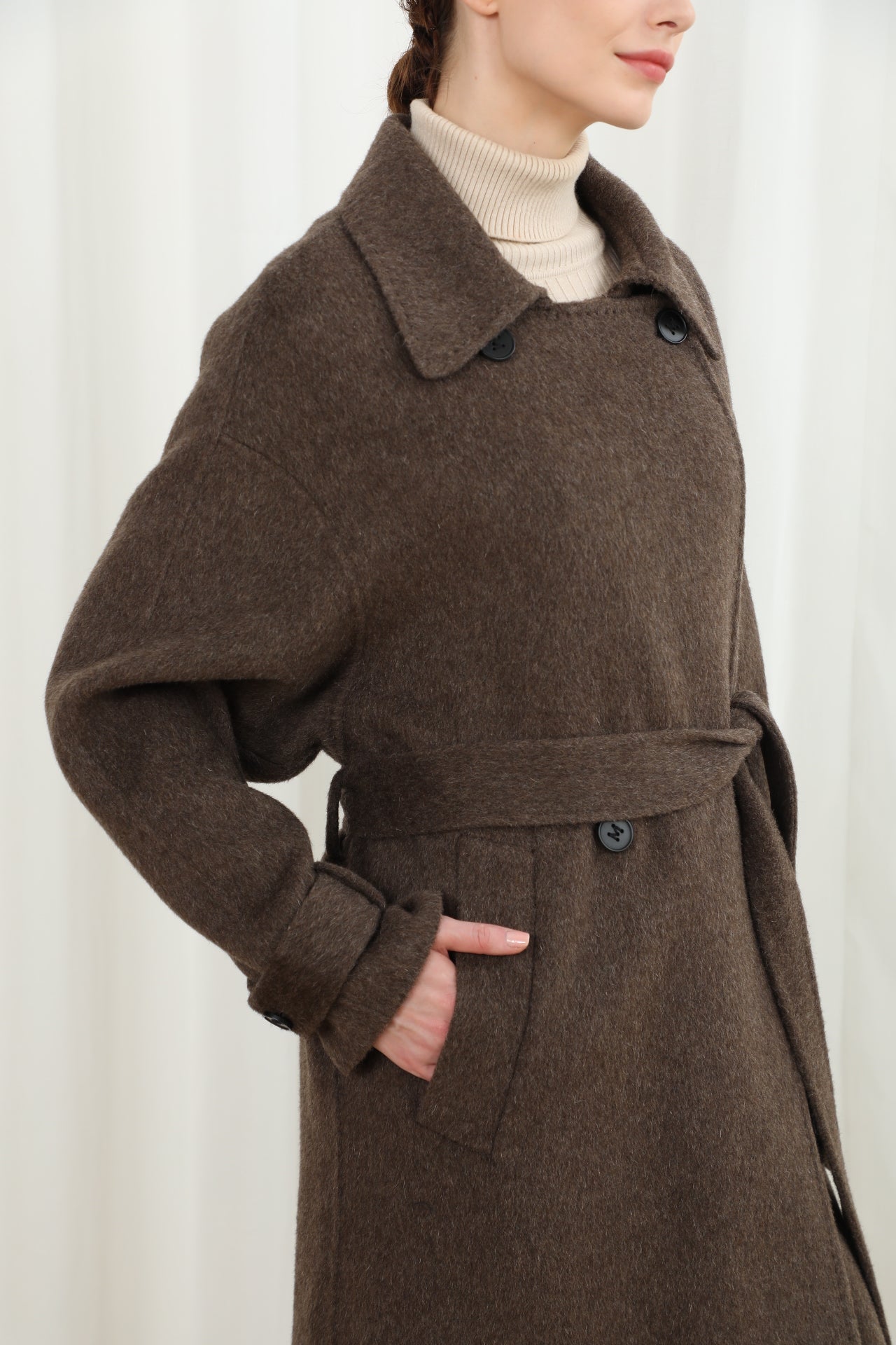 The Belgravia Alpaca-Wool Blend Relaxed Blazer 056