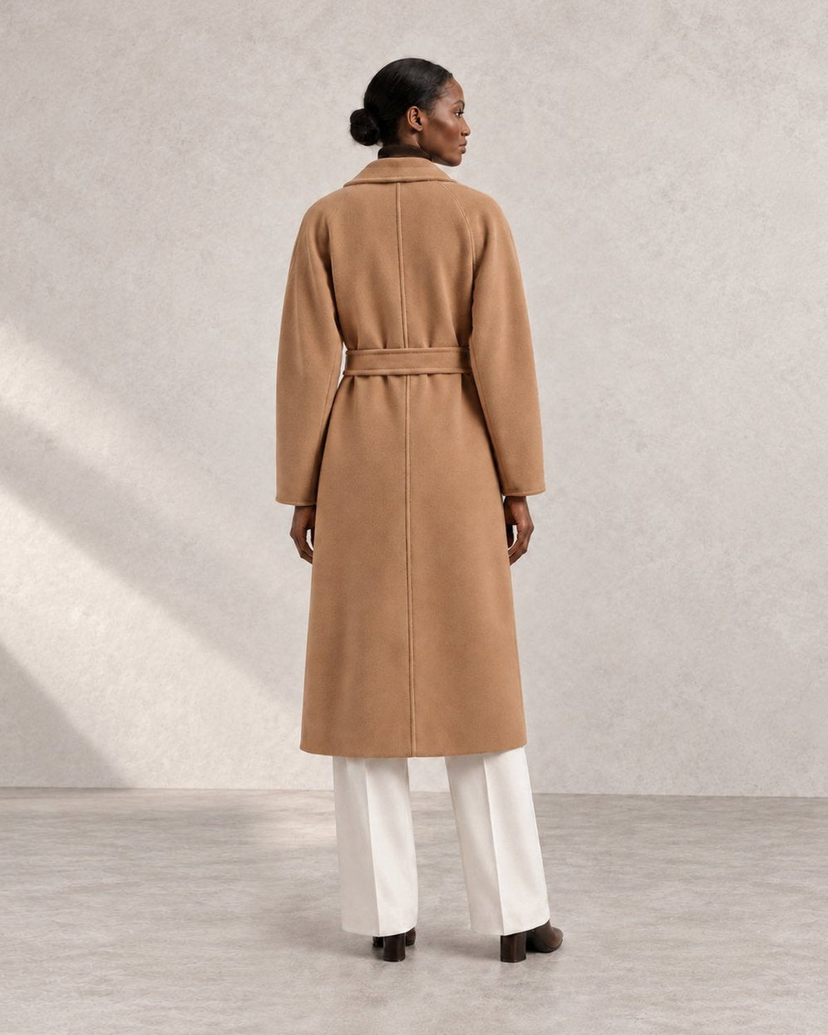 801-10 in Camel — back styling view; AI-assisted model visualisation.