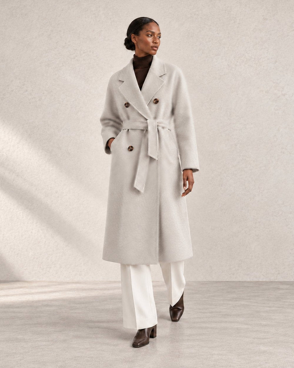 801-10 in Off White — walk styling view; AI-assisted model visualisation.